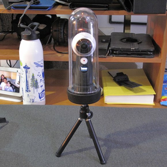 Samsung Gear 360 (2017 Edition) Real 360° 4K VR Camera - Picture 7 of 15